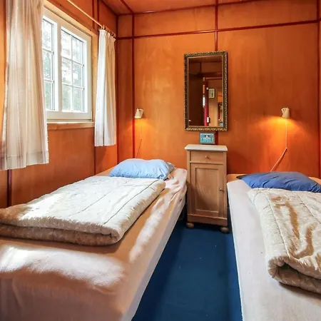 Redward - 1km From The Sea By Interhome