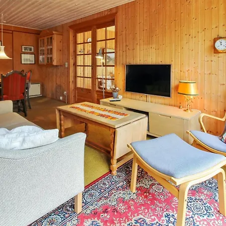 Vakantiehuis Redward - 1km From The Sea By Interhome *
